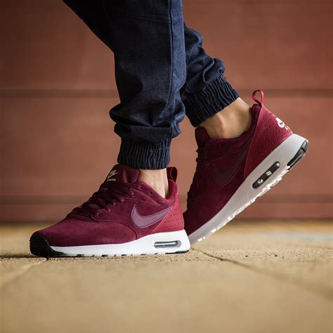 nike air max tavas dunkelrot|air max tavas goat.